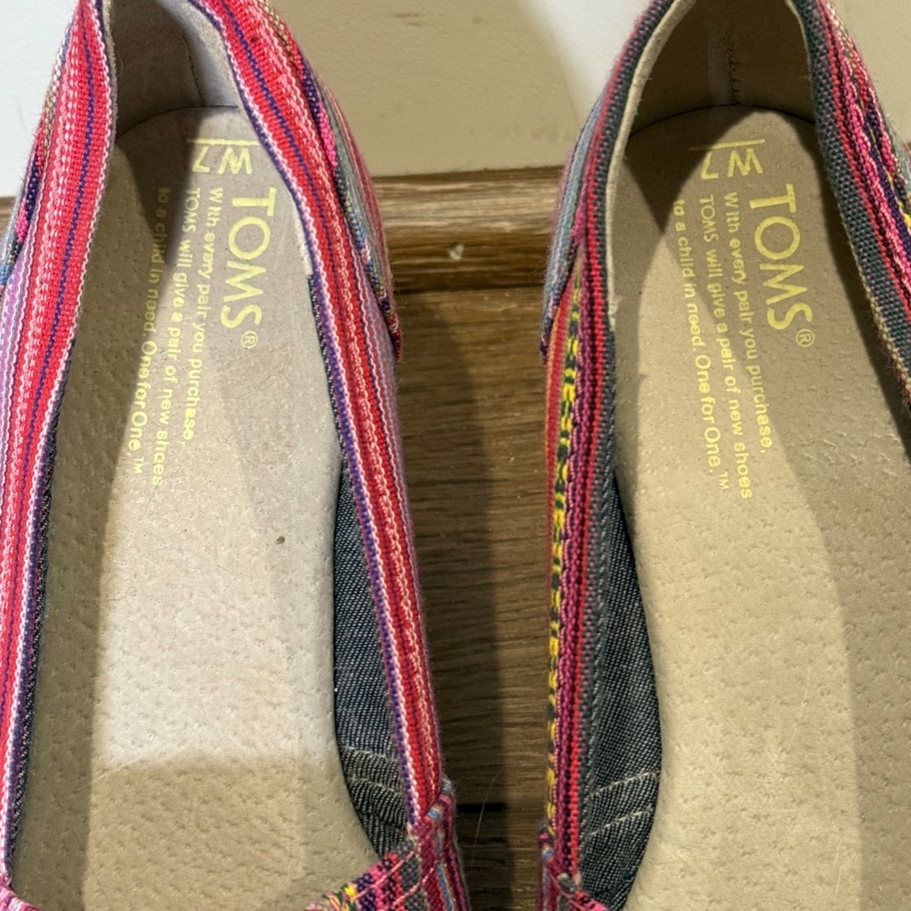 Toms Women's Peep-Toe Wedge Espadrille, Striped, Multi-Color, Size 7, Summer - Picture 5 of 13